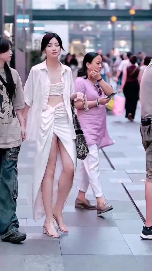 Street Fashion China, Beautiful Girls 🔥 #shorts #streetfashion #tiktok #tiktokchina 10