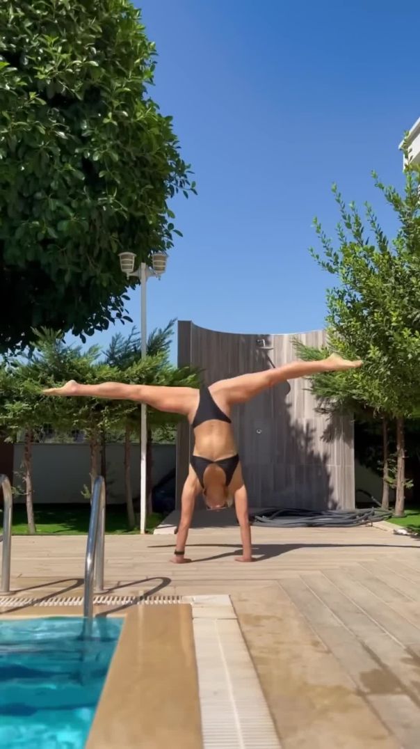 #gymnastics #acrobatics #tricks #training #split #stretching