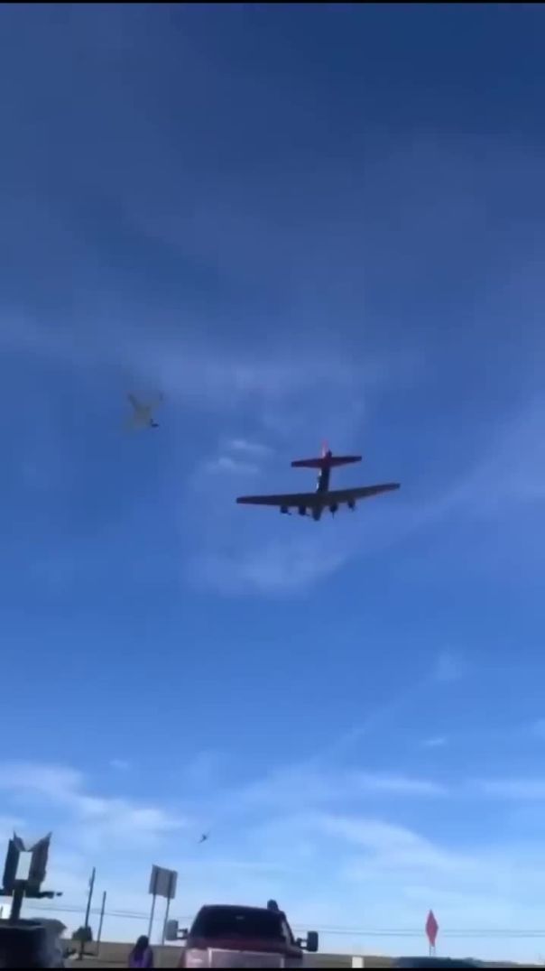 P-63 and B-17 crash at Dallas TX airshow