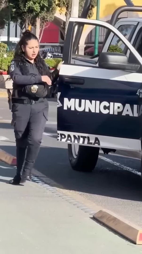 Guy jokes with municipal patrol cop