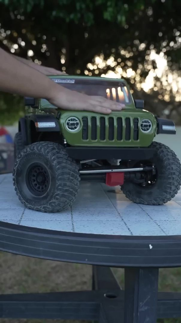The HUGE Jeep Wrangler 1/6 Scale by Axial