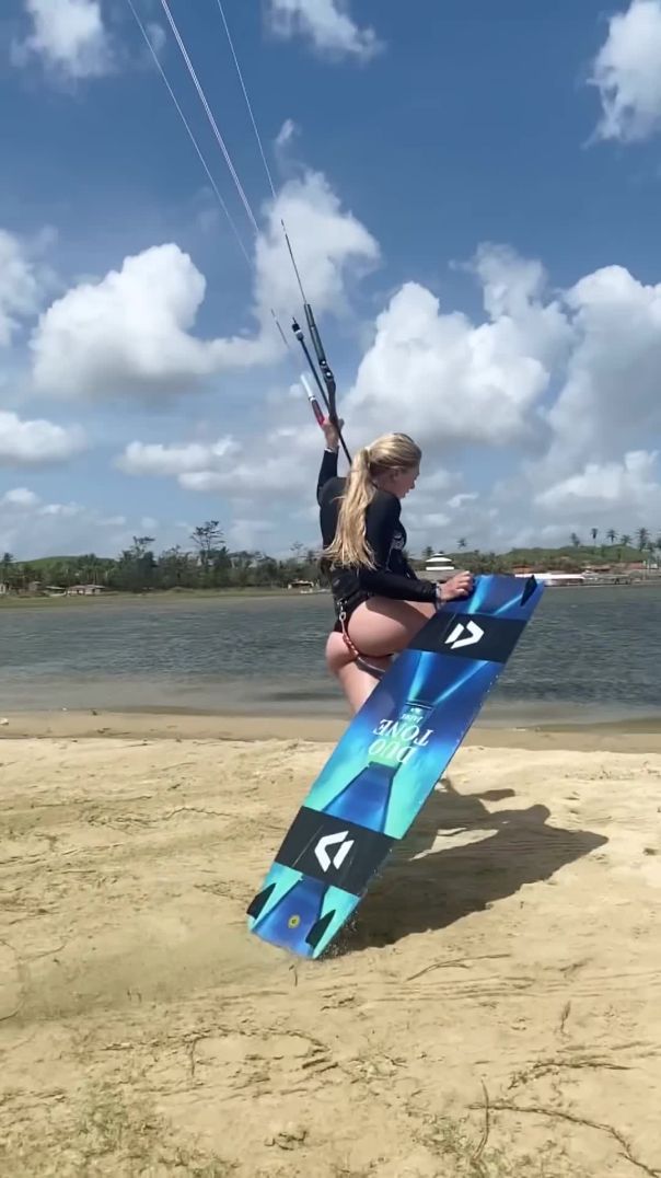 Hannah Whiteley Viral Darkslide #shorts #kitesurfing