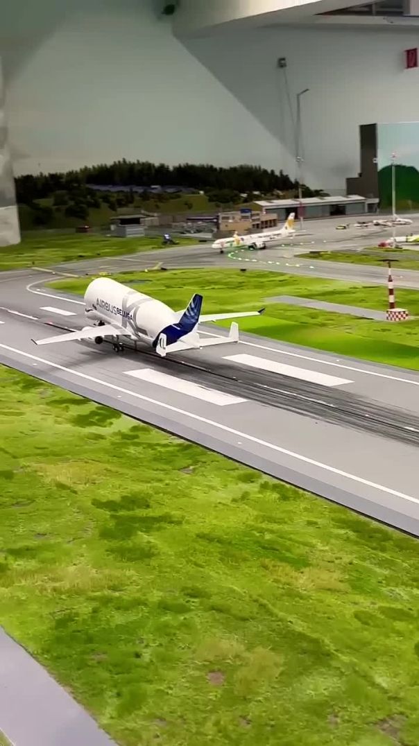 Miniature Airbus Beluga TakeOff 🛫 #miniaturwunderland #miniature #planespotting #aviation #airplane