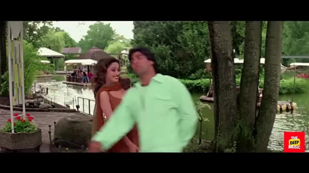 Dil To Pagal Hai | Shah Rukh Khan, Madhuri, Karisma, Akshay | Singers: Lata Mangeshkar, Udit Narayan