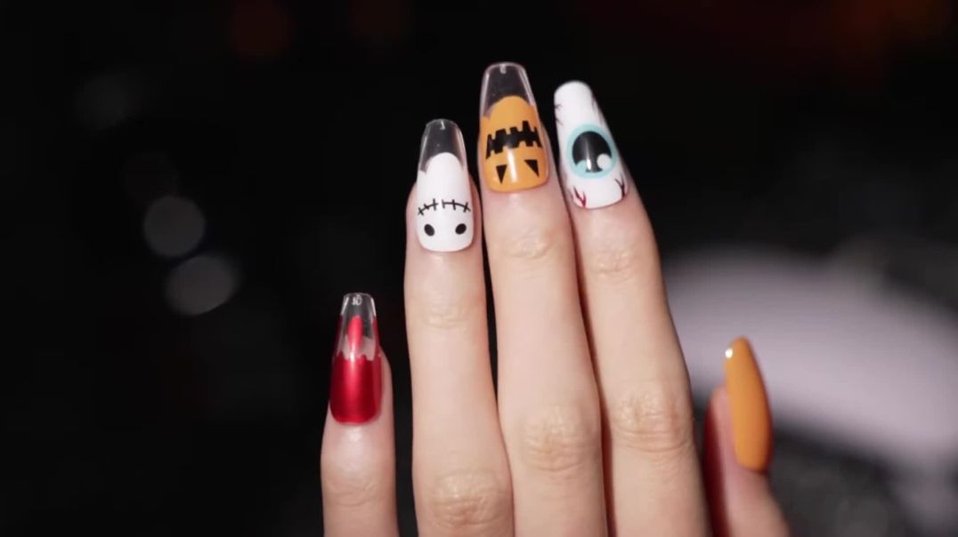 ⁣Easy and Fast Halloween Nails Gel Nail Strips from Danni & Toni