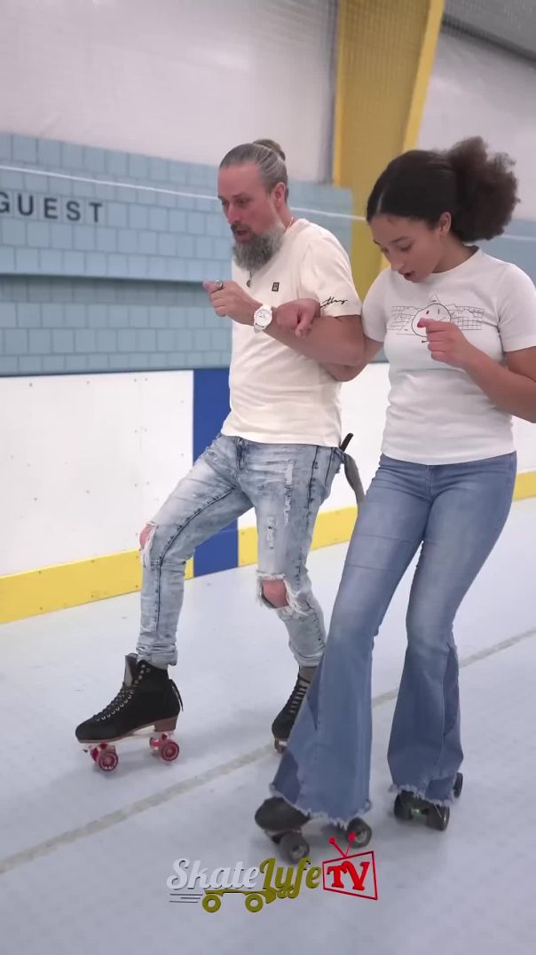 Father & Daughter moments💞🛼 #parenting #rollerskating