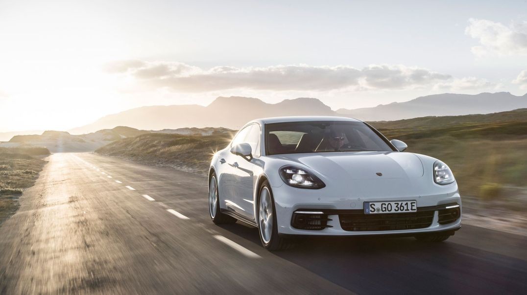 Unrivaled driving dynamics and comfort: the new Porsche Panamera 4 E-Hybrid