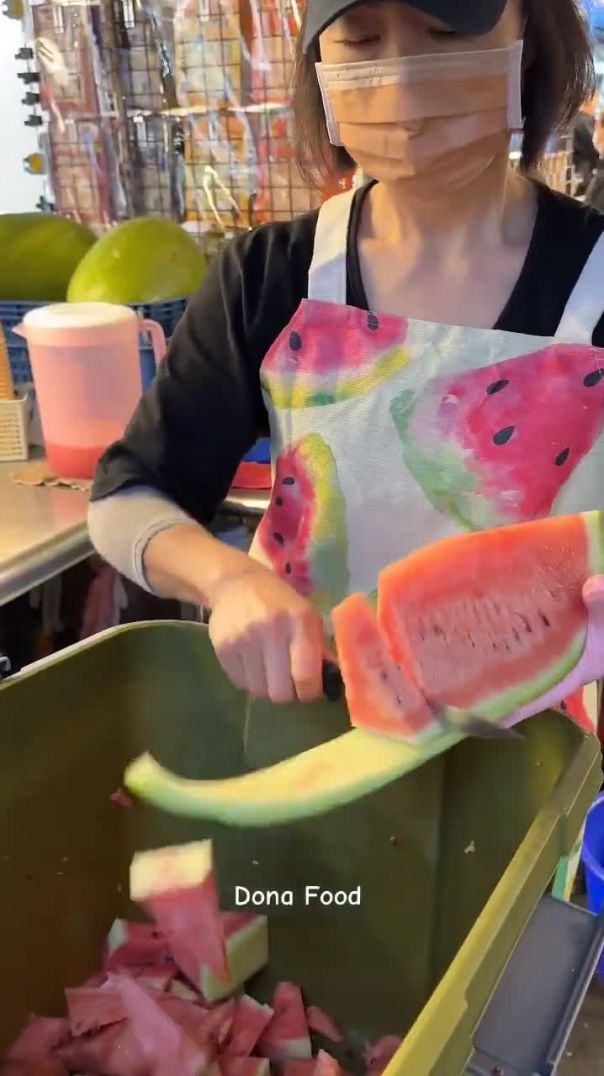 Amazing Giant Watermelon Juice - Fruit Cutting Skills