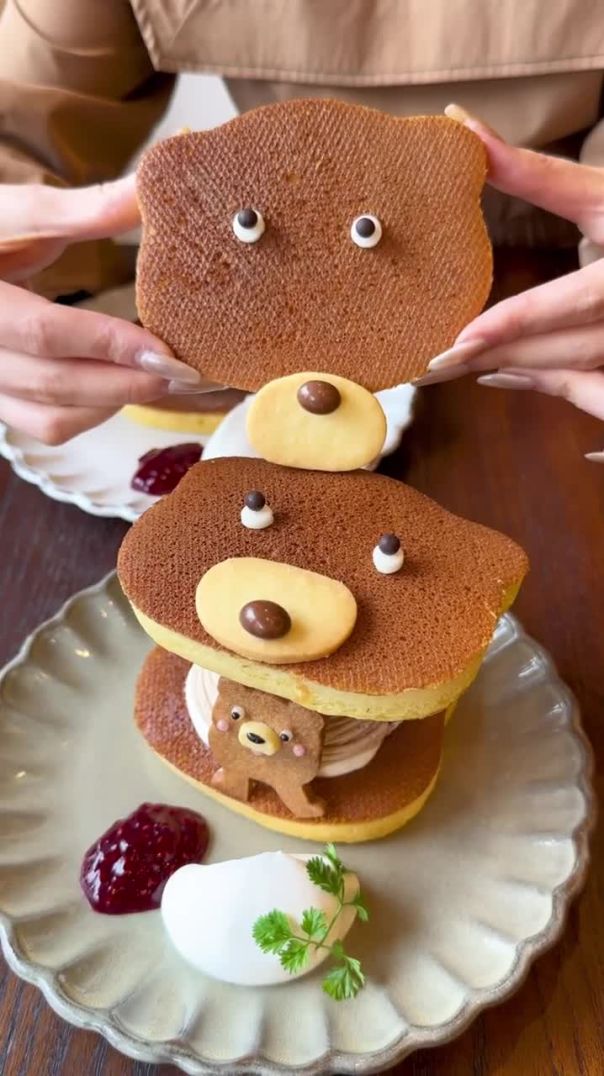 可愛すぎて食べるのがもったいないクマさんパンケーキ🐻🥞#japanesefood #pancake