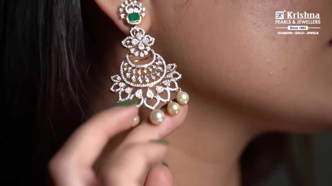 ⁣Krishna Pearls and Jewelers diamond jewelry designs are flawless