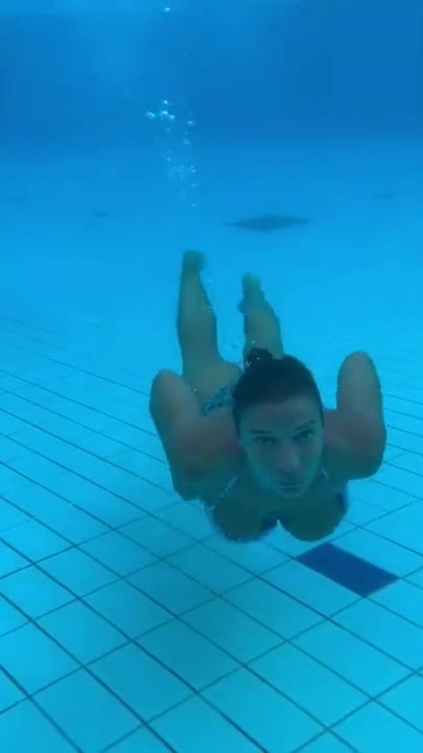 Underwater pool video at Radisson Blu Bucharest