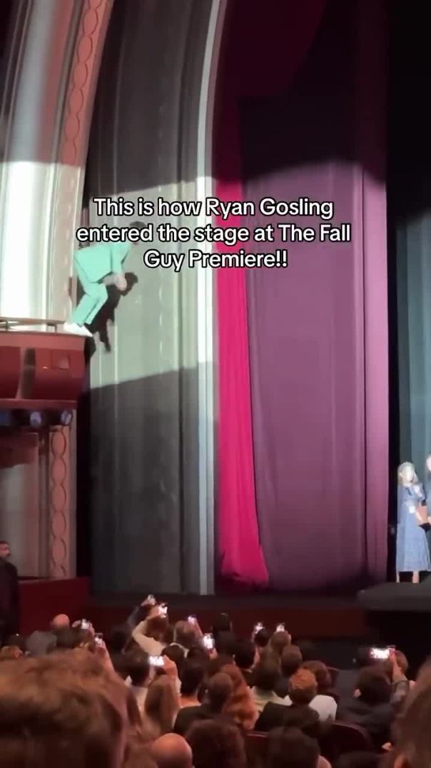 How Ryan Gosling entered the stage at The Fall Guy Premiere!!