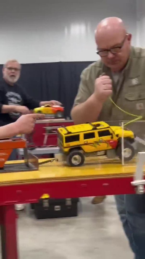 4wd RC Pulling - 2024 RC Truck and Construction show Lebanon Indiana #RC #TruckPulling #CloseCall