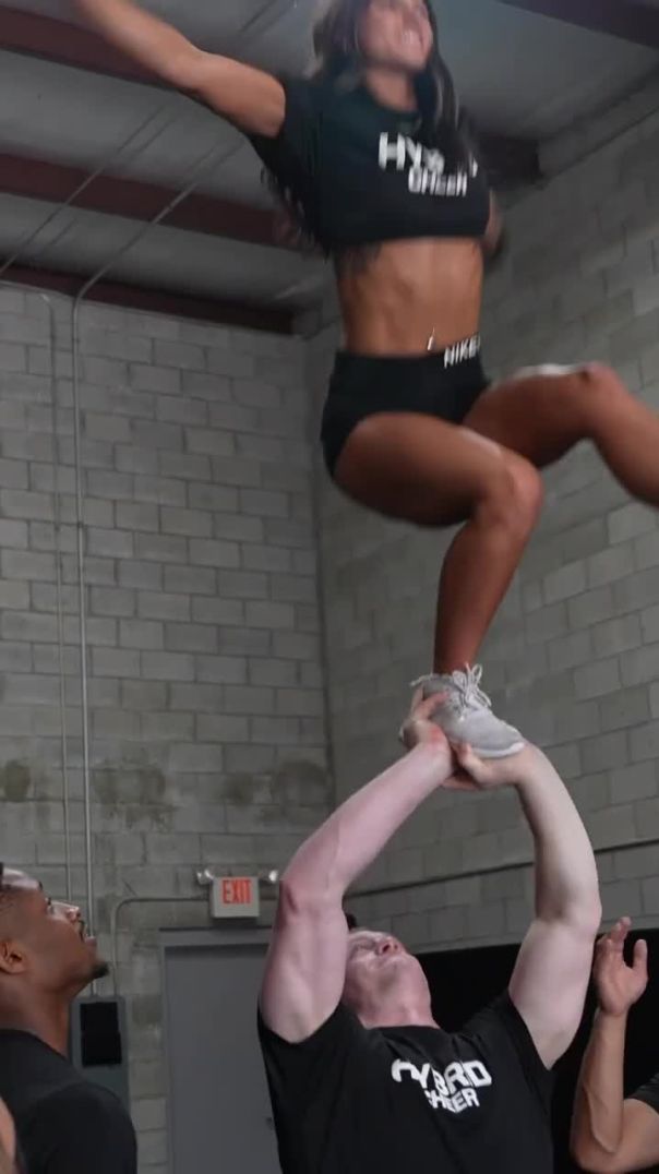 Different ways to workout 🏋️ #workout #cheer #hybrid #stunt #squats #different #florida #ytshorts