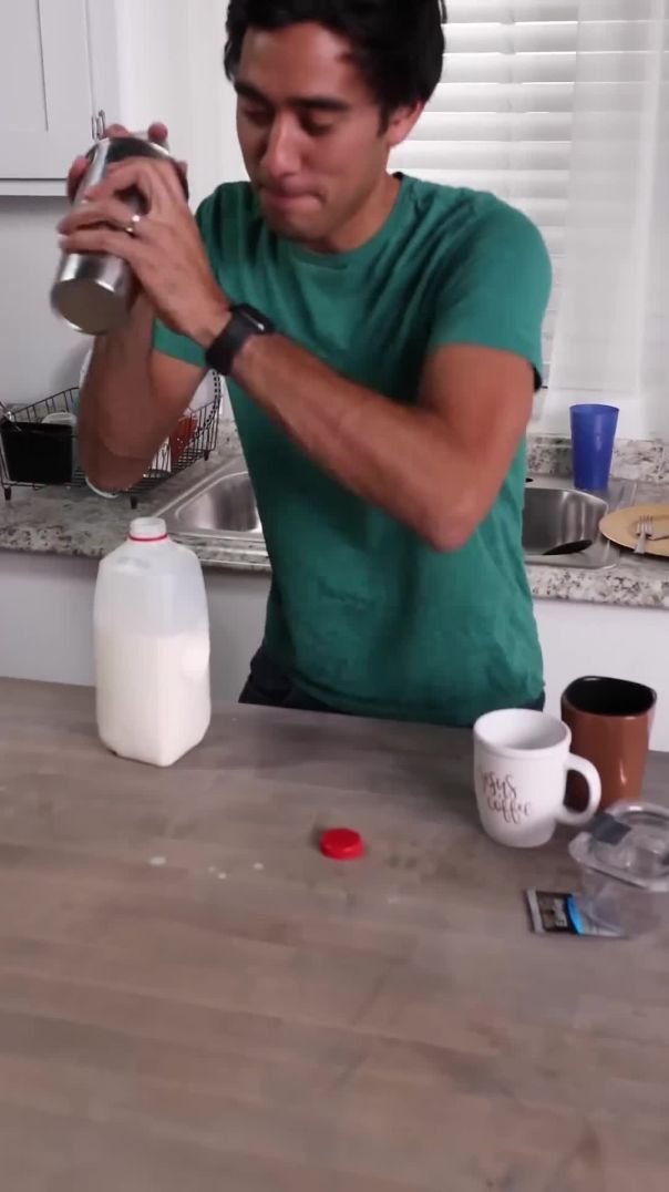 Nothing beats a homemade milkshake 🍓