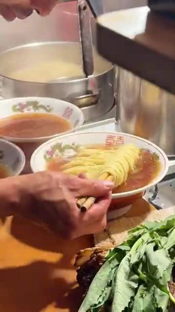 東京では珍しい屋台ラーメンが最高【しゅんやっちゃん】