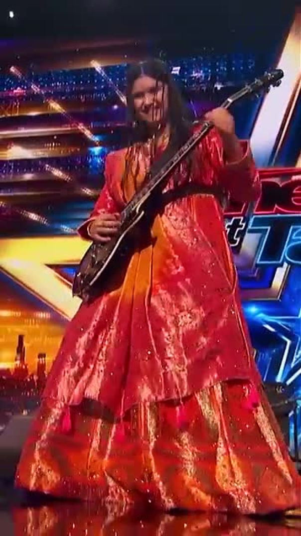 Americas Got Talent: 10yr old Maya Neelakantan covers LAST RESORT