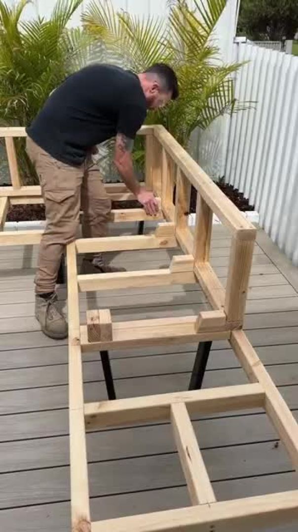 DIY Outdoor Corner Bench