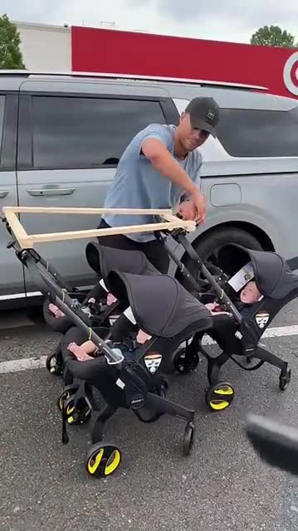 Triplet Dad solves Stroller Problem! 😲 #dad #triplets #cute #mom #baby #shopping