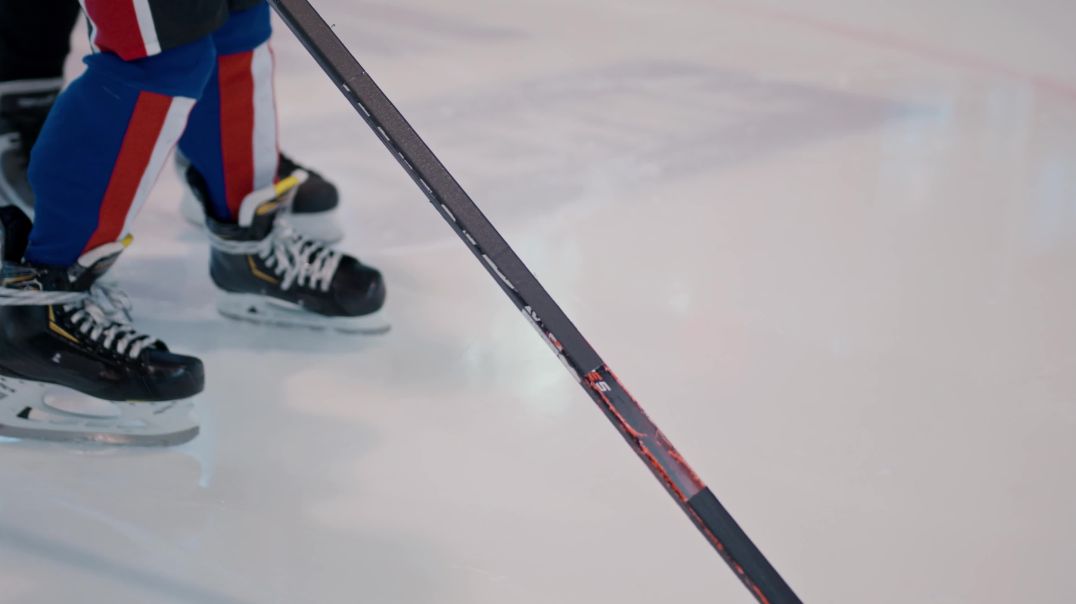 ⁣The Right Stick for Youth Hockey