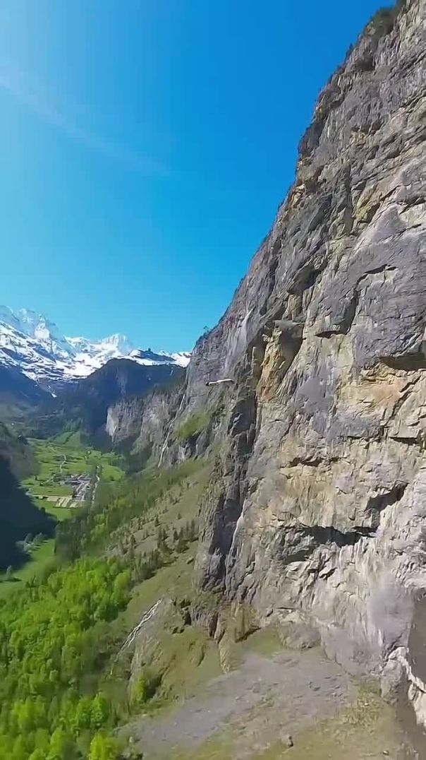 flippy spinny stuff! #mountains #adrenaline #flying #basejump #switzerland #mountain #nature #summer