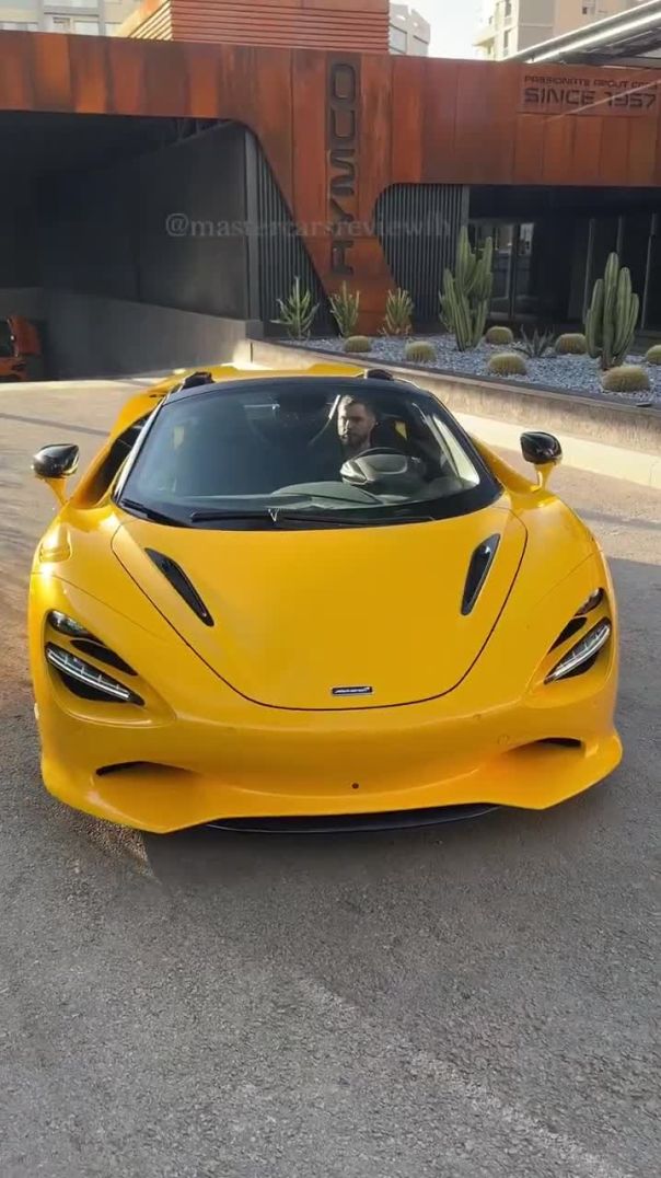 Unwrapping a McLaren 750S