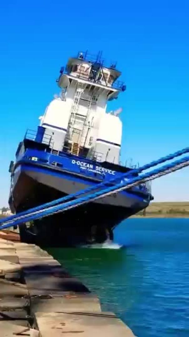 Super Crazy Big Ship Launching