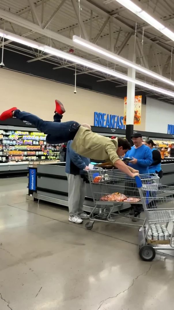 Flying Through the Store 👀🤣