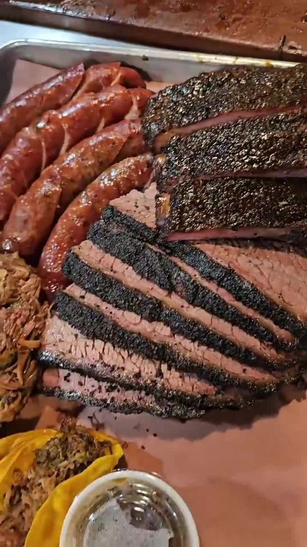 #brisket #porkribs #sausage #pulledpork #dinner #texas #bbq #barbecue #estoesbbq #arre #arlington 🔥🔥