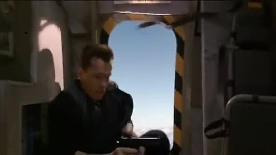 ⁣Arnold Schwarzenegger fights an aeroplane