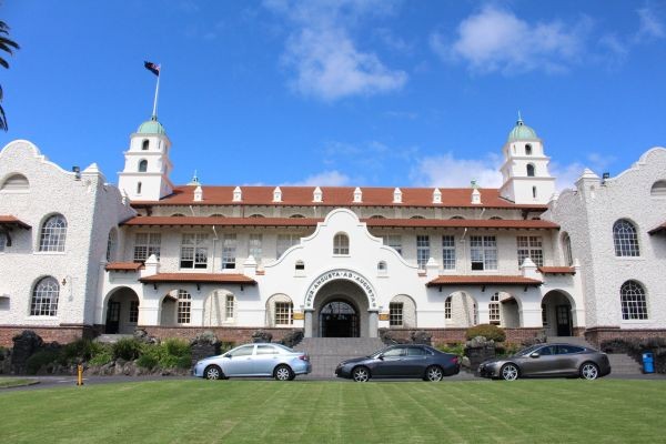 The Hidden World of Auckland Grammar School’s Top Classes: Competitive Mechanisms, Privilege, and Pathways to Power