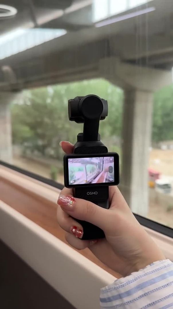 Unleashing the Power of DJI Osmo Pocket 3: Your Ultimate Vlogging Companion! 🤳