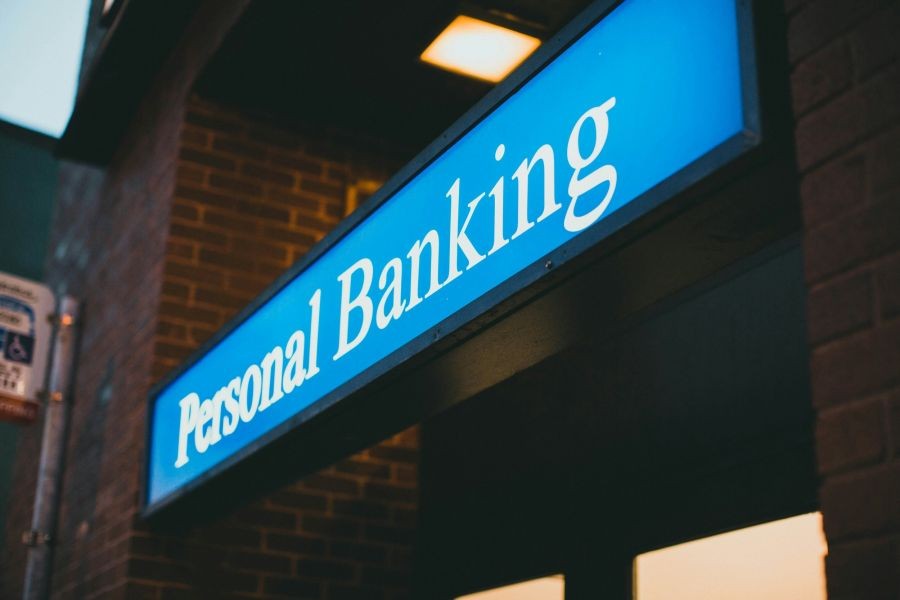 The Bank That Almost Went Bankrupt in Australia – And How It Survived – How It’s Changing the Game for Aussies