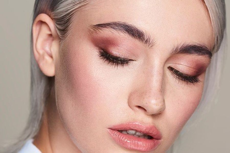 How Seasonal Weather Impacts Makeup Choices in NZ – (And What Kiwis Should Do About It)
