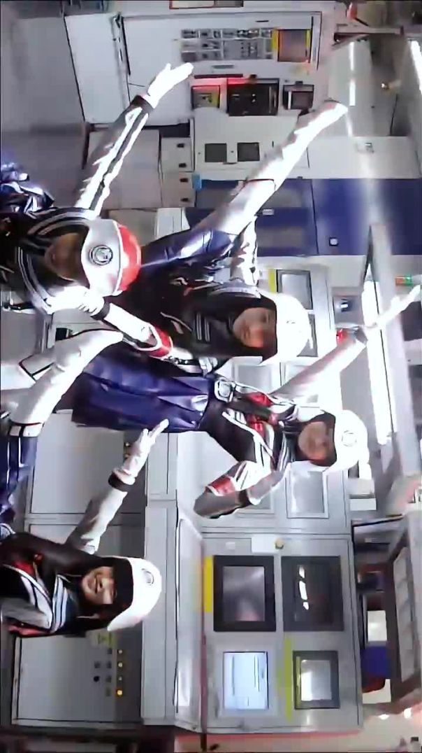 Future Style Unleashed by 新しい学校のリーダーズ | Meet Japan’s Boldest Girl Group