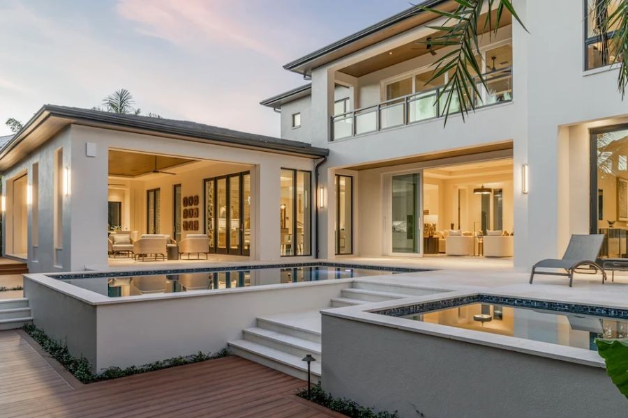 How to Buy a Luxury Home in Australia Without Overpaying – The Best Tools & Resources for Aussies