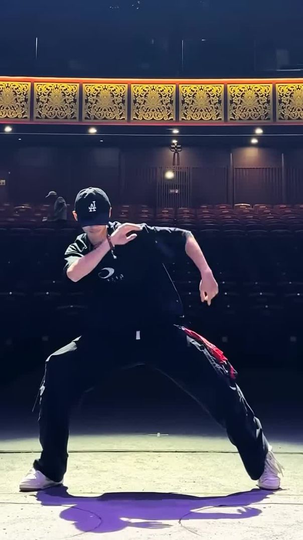 Dancing to "Low" by Flo Rida & T-Pain Hits Different on Stage 💃🔥