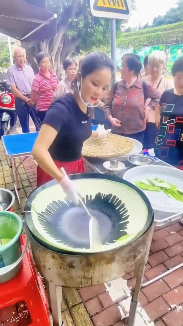 Irresistible Asian Street Food You Have to Try! 🍜🔥