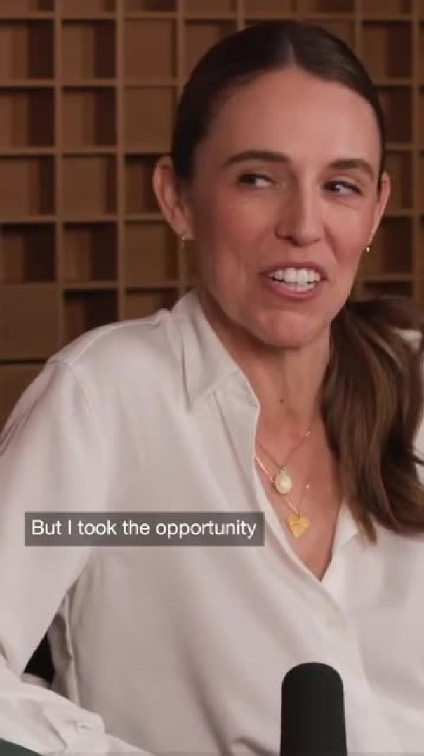 Queen Elizabeth’s Advice to Jacinda Ardern on Balancing Motherhood and Leadership 👑🤱
