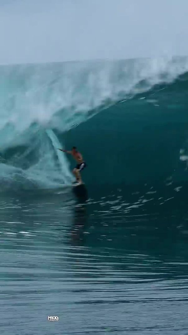 HEAVY Spitting Bomb at Teahupoʻo 💣🌊 | Eimeo Czermak Goes Deep!