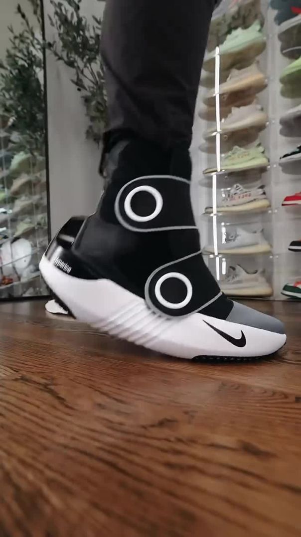 These Nike Sneakers Are Fully Automatic! 😱👟
