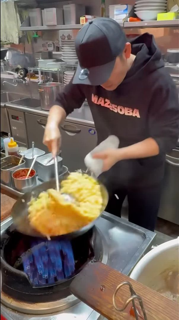 Fried Rice Master’s Giant 5-Serving Feast!