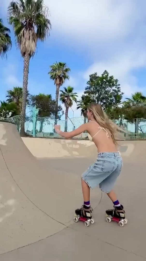 Ocean Beach Sesh 🎸🛹 | Rock, Skateboarding & Rollerskating Vibes