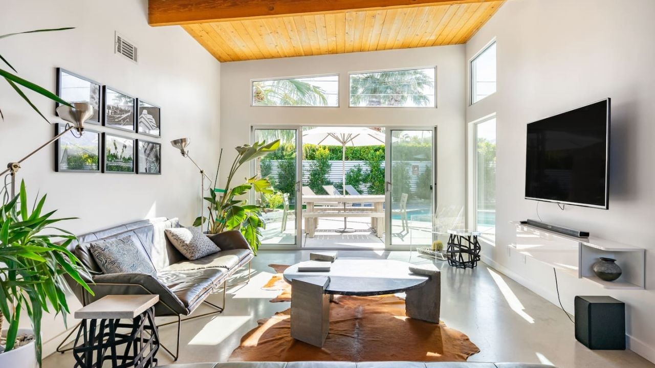 Why Airbnb Hosts Across NZ Are Using Video to Create Warmer Welcomes