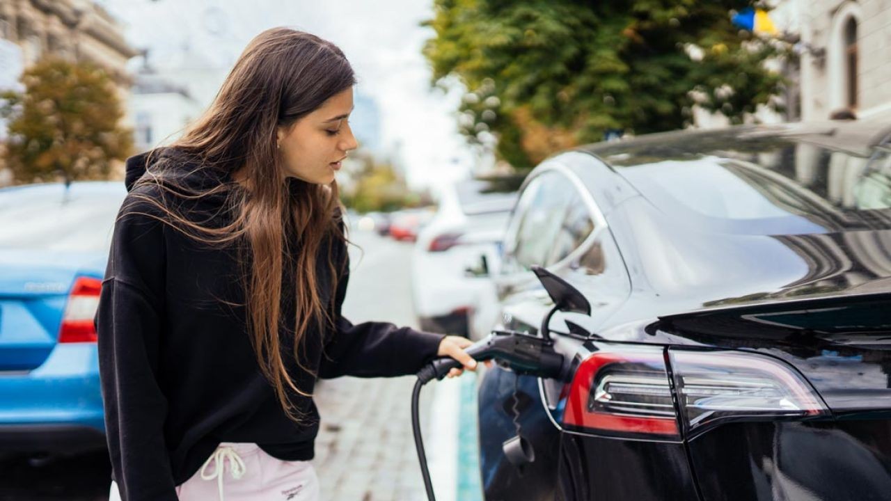 Top NZ Dealerships Showcasing Electric and Hybrid Vehicles via Video