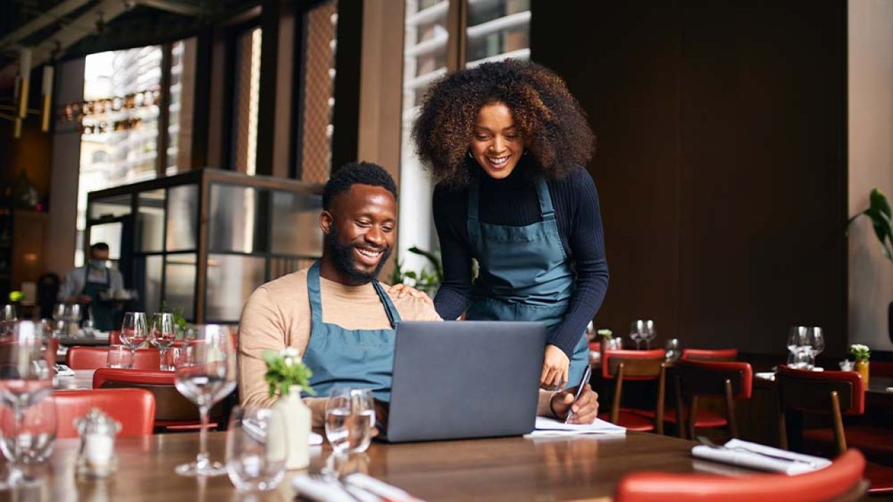 How Hospitality Training Videos Improve Skills for NZ Tourism Jobs