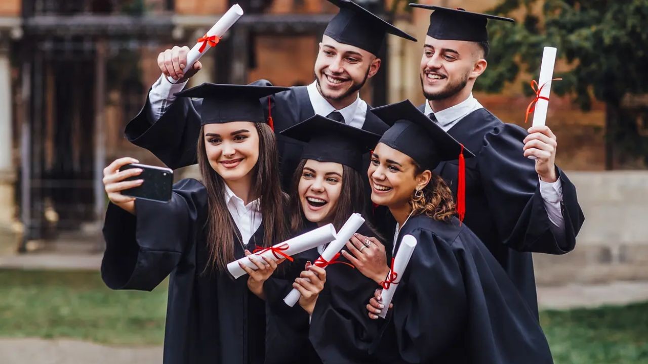 Why University Scholarship Video Tutorials Attract Top Talent in New Zealand