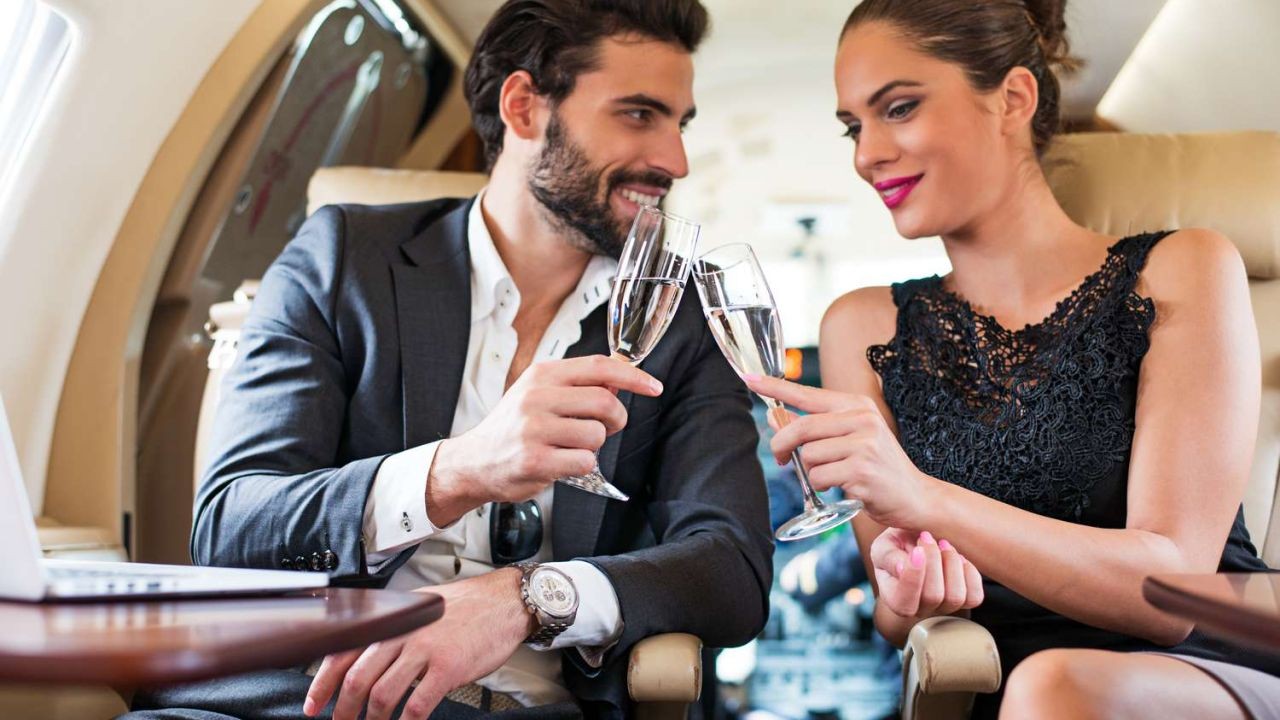 Luxury vs Cost-Conscious Fashion Videos for New Zealand Consumers