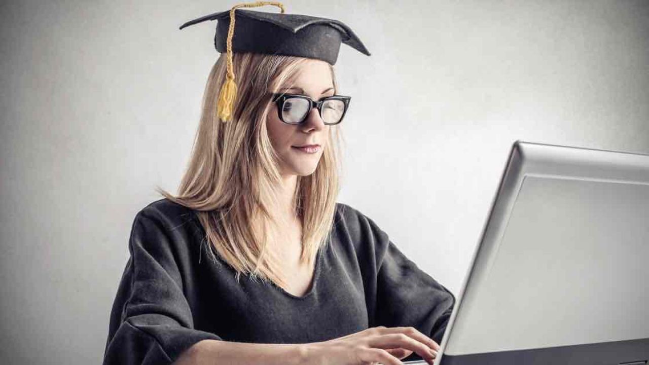 Online Degrees vs. Traditional Universities: Which One Is Worth It? – How It Could Redefine Aussie Innovation