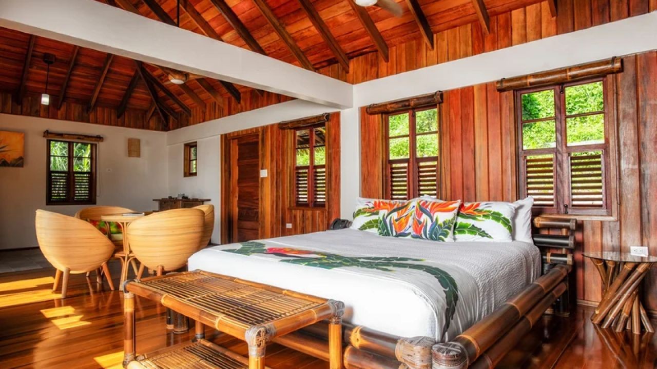 Why Luxury Eco-Lodge Videos Attract High-Value Travellers to NZ